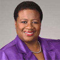 特丽·丹尼森是SBA乔治亚州地区办公室的地区主任