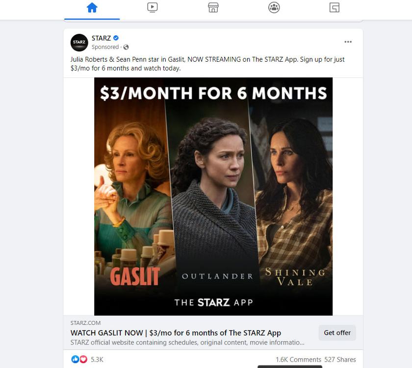 新闻动态中的Facebook广告例子。